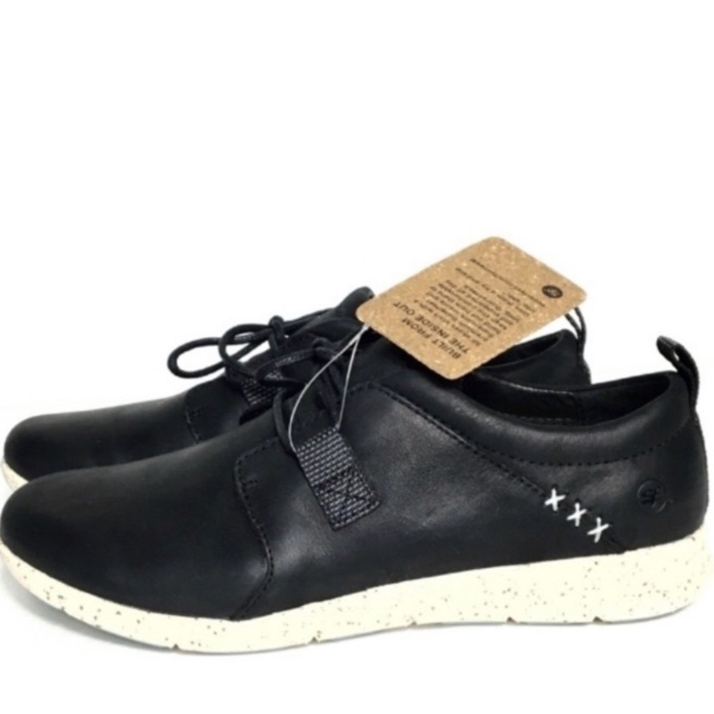 NWT Superfeet Birch Black Leather Casual Career Sneakers Shoes 6